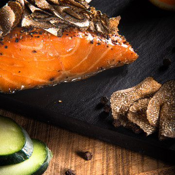 Salmon and summer truffle.
Truffles is a tipical ingredient for dish of earth but when it meet the sea food magic happens.
Shot with NikonD850, 105mm macro lens and 2 strobo lights.